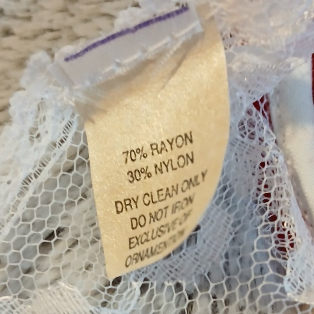 Vintage Women's Velvet Like Red White Floral Lace  Teddy GUC - Picture 7 of 7